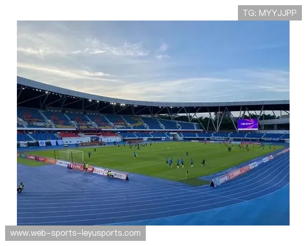 柔佛新山强势制胜，上海申花无力反击，金地湖城风华二期