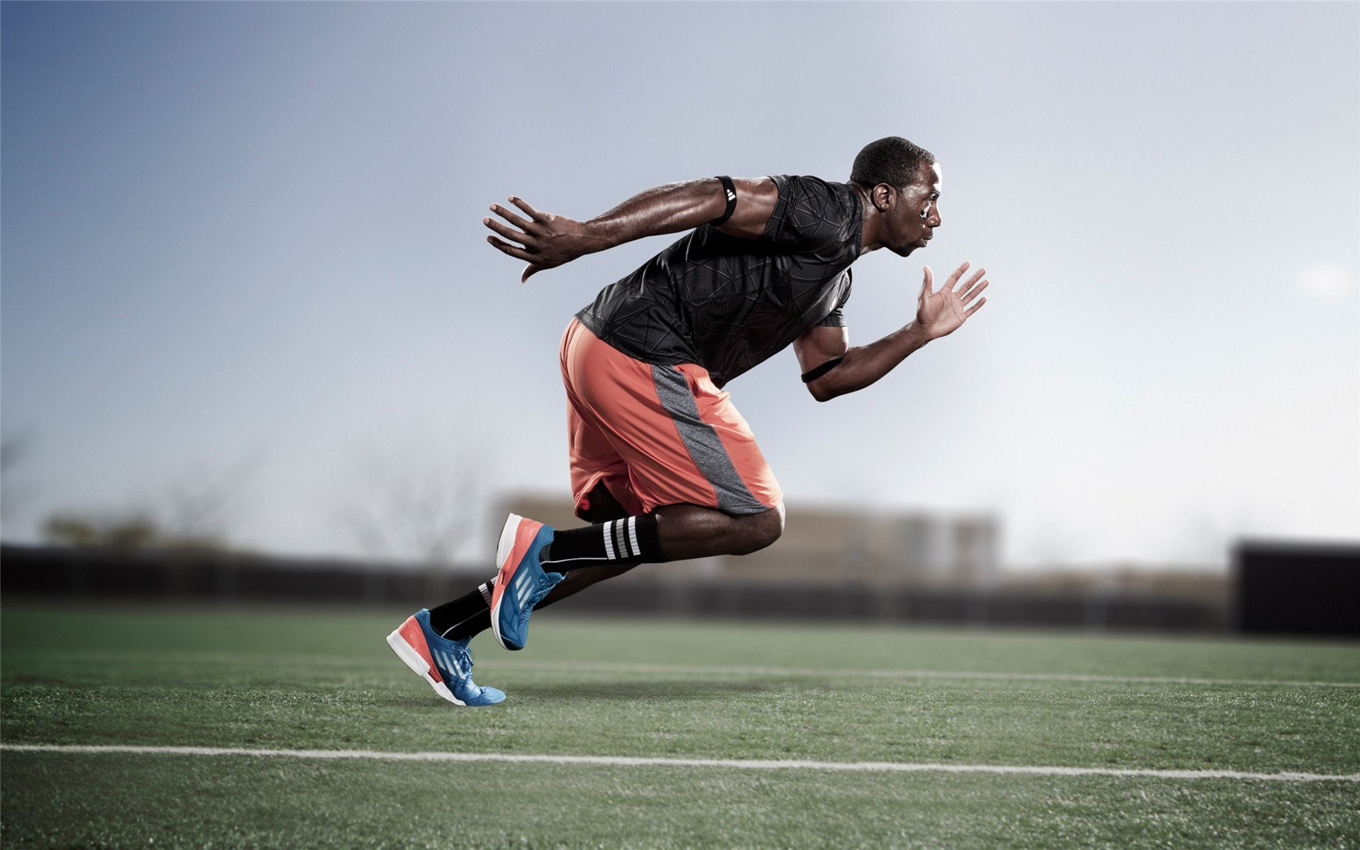 乐鱼娱乐app-“高新体育中心：沙滩排球选手挑战极限，激烈角逐”